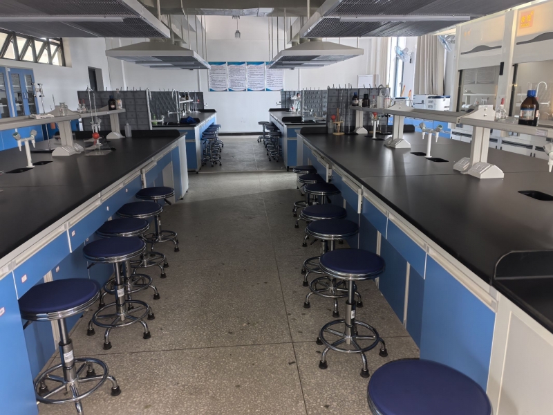 北院基础化学实训室