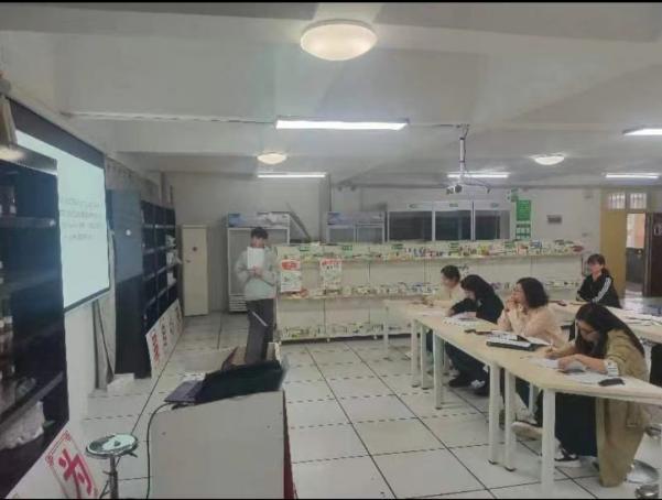 专家悉心指导  学习努力奋进