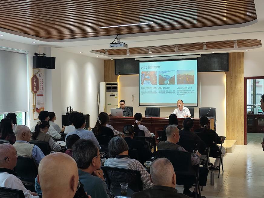 药学院党总支与暮云社区开展党建联建-  共学二十届四中全会精